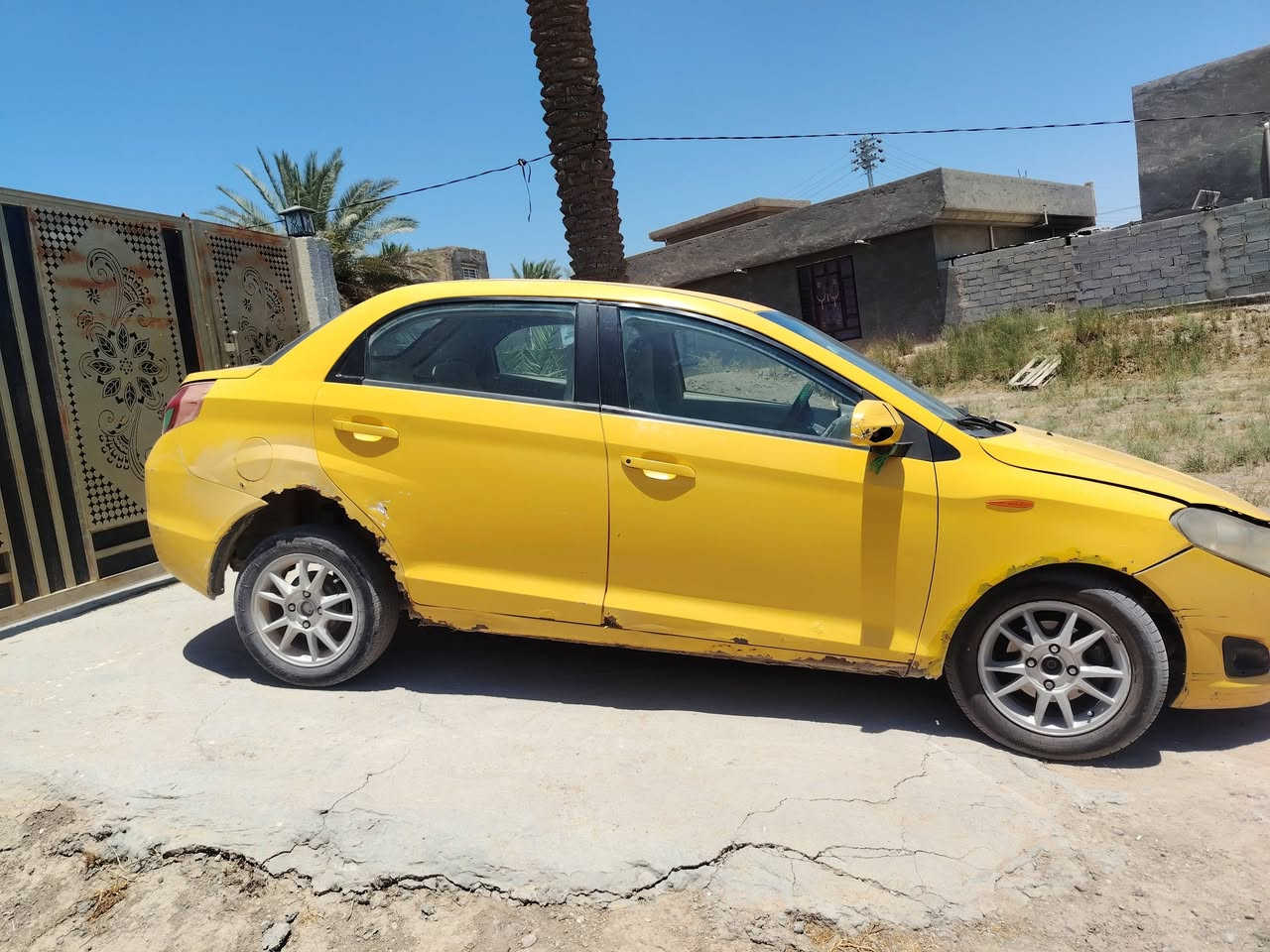 🚗 للبيع – شيري فلاوين 2013
للبيع شيري فلاوين موديل 2013، محورة محرك 3ZZ وكير كورولا.
المواصفات: ✅ موديل 2013.
✅ محرك 3ZZ + كير كورولا.
✅ رقم نجف عربي.
✅ بطارية جديدة.
✅ فيت بم جديد.
✅ تاير أمامي جديد.
✅ السيارة تعمل وتمشي.
ملاحظة: السيارة تحتاج بعض أعمال الصيانة والتجميل حسب رغبة المشتري.
💰 السعر المطلوب: 6,000,000 دينار عراقي، قابل للتفاوض بالمعقول بعد المعاينة.
📍 الموقع: بابل – المهناوية-قرية خمسة 
📞 للتواصل: ***********
