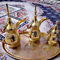 دلال نحاس • ٢٧/٢٦/١٨سم • توصيل