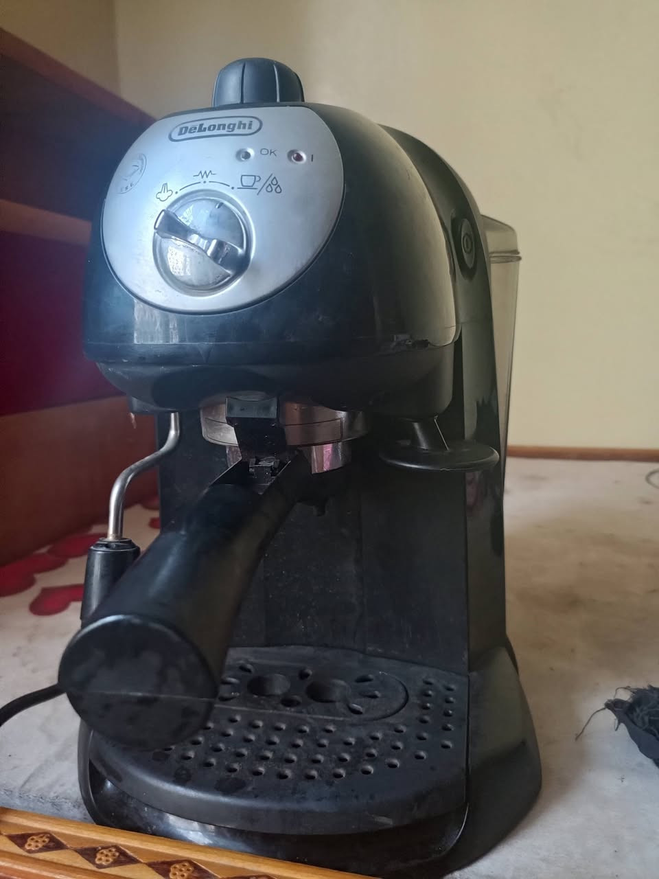 للبيع مكينة إسبريسو ديلونجي (De'Longhi) بحالة ممتازة  
السعر: 40 ألف دينار نهائي.
مال قهوه
ما مستعمله هواي بكارتونتها 
الضمان: ضمان تشغيلي لمدة يوم كامل للتأكد من نظافة الشغل وكفاءة المضخة والتبخير

الموقع: ميسان.
للاستفسار أو التواصل يرجى مراسلة الخاص او على الرقم ***********واتساب 

متوفر توصيل جميع محافظات العراق 5
