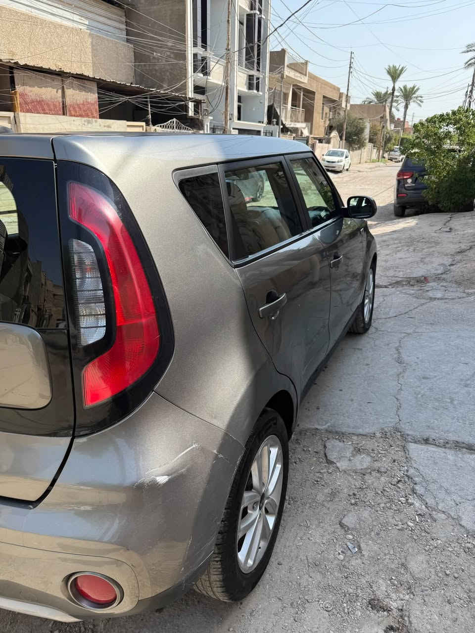 كيا صول ٢٠١٩ للبيع
وارد امريكي تبديل بجم امامي 
لون فيلي ماشيه ٩٠ الف ميل شاشه لمس تحكم ستيرن٣ وضعيات قياده (سبورت عادي ايكو) محرك مفتوح حجمه 2000 gdi مثبت سرعه تبريد خير من الله حداديه صدر جديده تخم تاير جديد غرفة السياره نظيفه ايرباك سترين طاك وكما موضح في الصور مع سونار للسيارة جديد العنوان بغداد الدوره السعر 110 $ وبيه مجال رقم الهاتف ***********

نص مكتوب في الصور:
- MASTER CHECK
- (
- ماستر جيك
- )
- سونار الكتروني لفحص السيارات
- رقم العجلة : 20668
- نوع العجلة : فول
- تاريخ الفحص : 026 \ 9 \ 6
- وقت الفحص : 5:45
- ملاحظة :
- ضرر في صبغ القمارة + رذاذ
- رصعات + خدوش
- بارد + رصعات + خدوش
- جزء من براغي الجاملغ مفتوحة
- تبديل + بارد + ضرر + رصعات + خدوش
- تبديل اصلي + صبغ في المكان المحدد
- تعمير في اللغد الايسر + ضرر في البراكيت + تبديل بدنة
- سونار الفحص للسيارة بالكامل من الداخل والخارج باركود موقع السونار ماستر جيك السونار الالكتروني لفحص السيارات MASTER CHECK نوع العجلة : صول رقم العجلة : 20668 تاريخ الفحص : 2026 \ 9 \ 6 محرك : مفتوح + نضوح ملاحظة : لا يوجد ناقل الحركه : سليم كهربائيات : الايرباك غير سليم