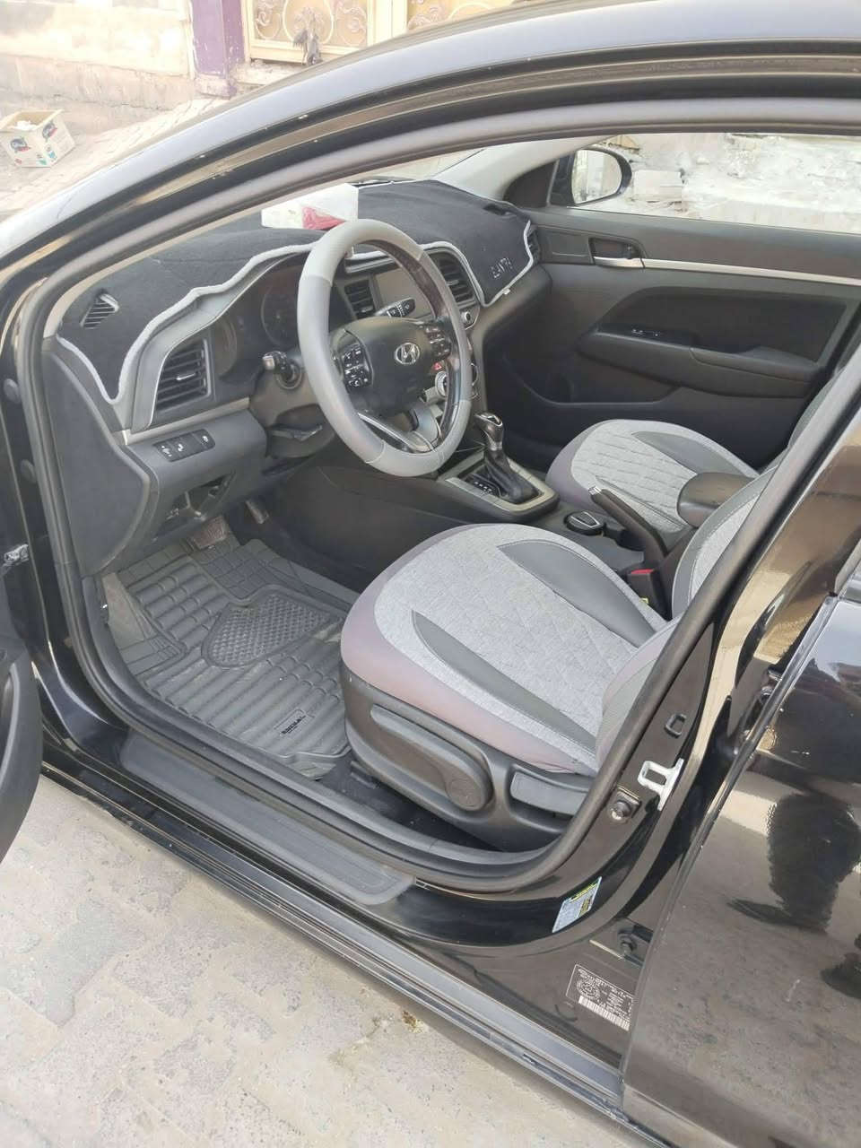 السلام عليكم
هونداي النترا للبيع.رقم نجف باسمي. 

موديل 2019 وارد امريكي حادثها چاملغ و بنيد. 

ماشية 193 الف كيلومتر.

السنوية لسنة 2028 

المواصفات: 

محرك 2000 دوش

گير at

رادارات جانبية

تدفئة مقاعد امامية و ستيرن

3 انظمة قيادية

السيارة بحالة جيدة جدا و استخدامها شخصي. 
البطارية و تخم تاير جديد. 

وكل اجهزة السيارة شغالة و ما بيها اي نقص ما عدا تحتاج حدادية المقدم والكامرة عطلانة فقط. 

مكان السيارة النجف

السعر: 108.

للتواصل: 

***********
