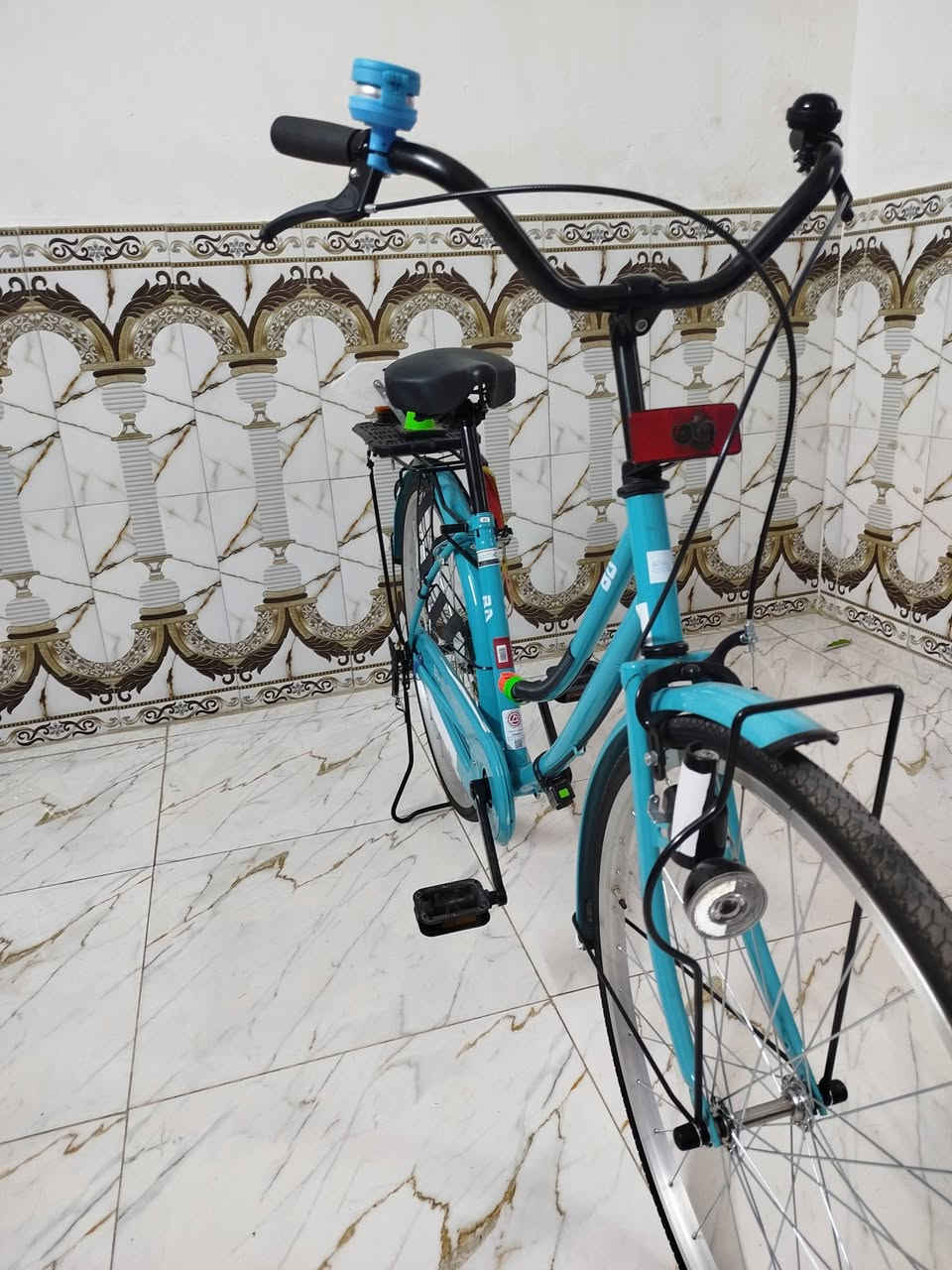 السلام عليكم باسكل بناتي للبيع حجم 26 البايسكل جديد مستخدم اسبوع منزله رمبه سعر 180 وبي مجال عنواني بغداد الرقم ***********
