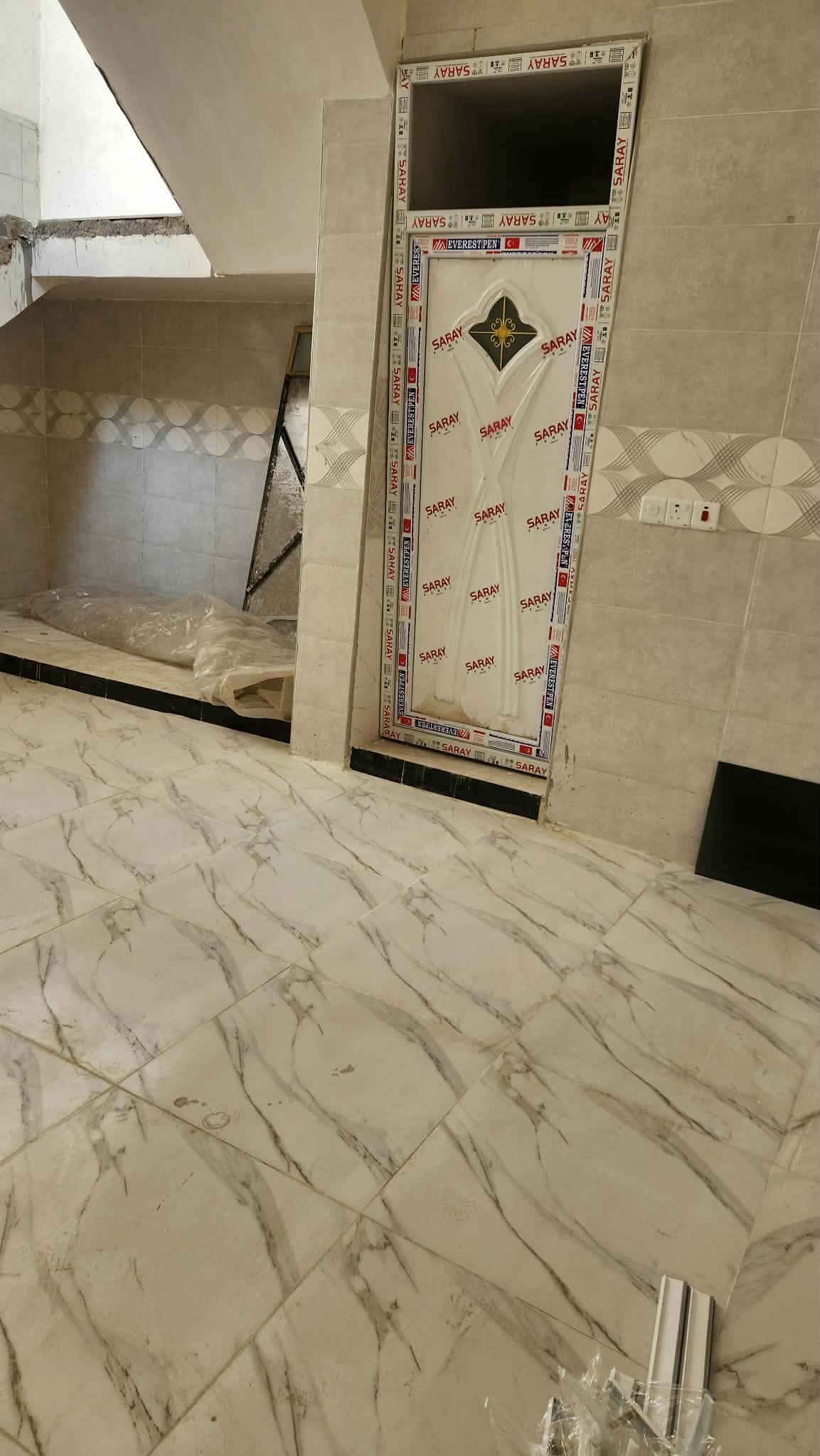 بيت ١٠٠ للايجار طابق واحد غرفة وصالة واستقبال الموقع الربيع خلف مطعم الماعون الفرع الرابع السعر ٤٥٠ استفسار ***********
