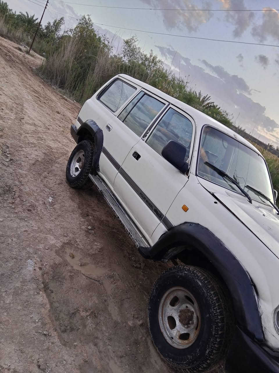 السلام عليكم بسبب الوعودالكاذبه اعيد النشر سياره لاندكروز مو نيكااللبيع مزاد دوله2004السياره جهزه من كلشي مكينه 3000ففتي مكينه وكير شرط تبريد شغال وحداديه جديده وكهربيت شغاله رقم السياره على حساب الدوله السعر32وبيه مجال (***********
