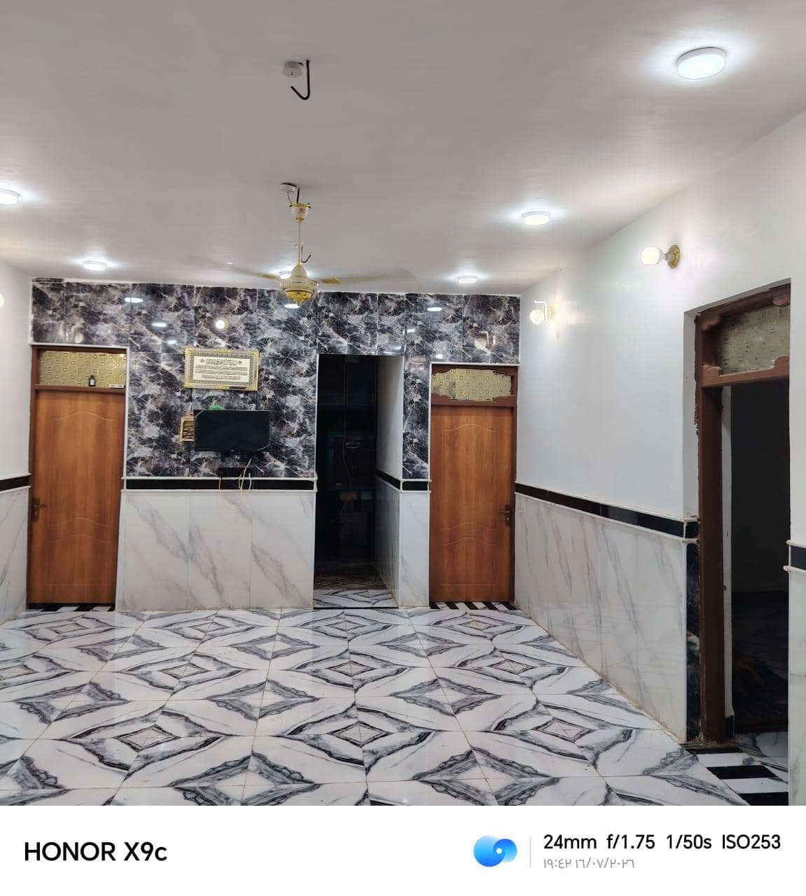 السلام عليكم دار للبيع مساحه 300 متر يحتوي على ثلاث غرف نوم واستقبال وصحيات داخل وخارج بيت كامل شغل درجه اولى زراعي

 طريق يا علي جميع الخدمات ماء كهرباء شوارع سعر البيت 70 وفي مجال للاستفسار خاص  ، 

 بالرقم*********** المدائن, بابل

نص مكتوب في الصور:
- HONOR X9c 24mm f/1.75 1/100s ISO1769 2024/09/02 20:36
- HONOR X9c 24mm f/1.75 1/100s ISO1931 19:16 09/08/2024
- HONOR X9c 24mm f/1.75 1/100s ISO869 19:35 09/08/2026
- HONOR X9c 24mm f/1.75 1/50s ISO173 ١٩:٤١ ٢٠٢٦/٠٧/١٦
- HONOR X9c 24mm f/1.75 1/50s ISO278 ١٩:٤١ ١٦/٠٧/٢٠٢٦
- HONOR X9c 24mm f/1.75 1/50s ISO275 19:41 2024/07/16
- HONOR X9c 24mm f/1.75 1/50s ISO170 ١٩:٤٠ ١٦/٠٧/٢٠٢٦
- HONOR X9c 24mm f/1.75 1/50s ISO170 ١٩:٤١ ١٦/٠٧/٢٠٢٦
- HONOR X9c 24mm f/1.75 1/50s ISO253 19:42 16/07/2026