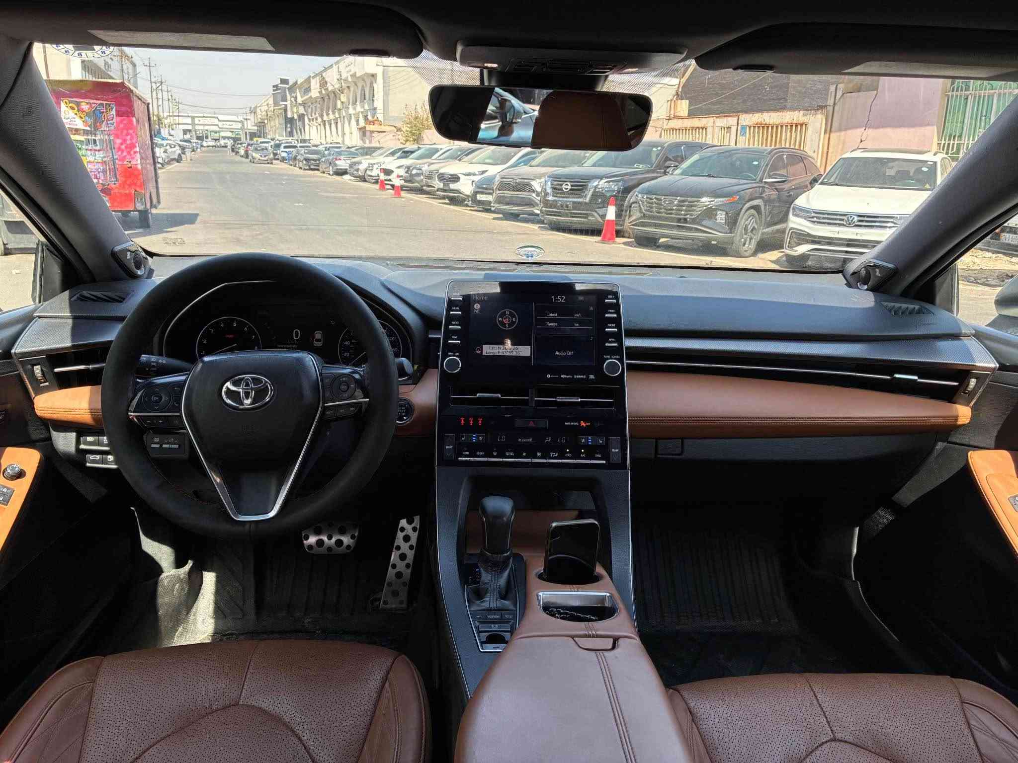 كوردي 
جوري ئوتومبيل:-  تويوتا ئەڤەلۆن
رةنگ  ئوتومبيل:- سپی سدەفی
موديل ئوتومبيل:- ٢٠١٩
مواصفات ئوتومبيل:- تۆرینگ فول فولە سلاید ب بەسمە و ناو قەیسی
دعمي ئوتومبيل:- بونید و چاملخ  + دەرگای سایەق پەلەک ساردی هەیە
ماوةي رويشتن:-  ١٣٠ هزار مایل
نرخي ئوتومبيل:- 218 وەرەقە
جوري رةقةم ئوتومبيل:- هەولیر
شوين ئوتومبيل:-
***********

نوع السيارة:- تويوتا افلون 
لون السيارة :-  ابيض لؤلؤي
موديل السيارة :- ٢٠١٩
مواصفات السيارة:-  تورينك فول الفول بصمة و فتحة داخل مشمشي 
عداد السيارة:- ١٣٠ الف مايل 
ضررها :- بونيد و جاملغ + باب سايق امامي بي شوية تعديل و تكحيل 
سعرها :- ٢١٨ ورقة
نوع الرقم :- اربيل
مكان السيارة:-اربيل 
رقم تليفون 
*********** أربيل, العراق

نص مكتوب في الصور:
- 12:26 LTE bid.cars 3.5L6 2019 TOYOTA AVALON, XLE 4T1BZ1FBXKU006604 1-39881100 Copart Location: Orlando North (FL) Shipping from: Savannah (GA) Seller: No information Sale Document: Rb Sales History 1 Similar archival offers You are watching archived offer. Auction ended on Monday, June 29, 2020. Monday, June 29, 2020 10 Photos