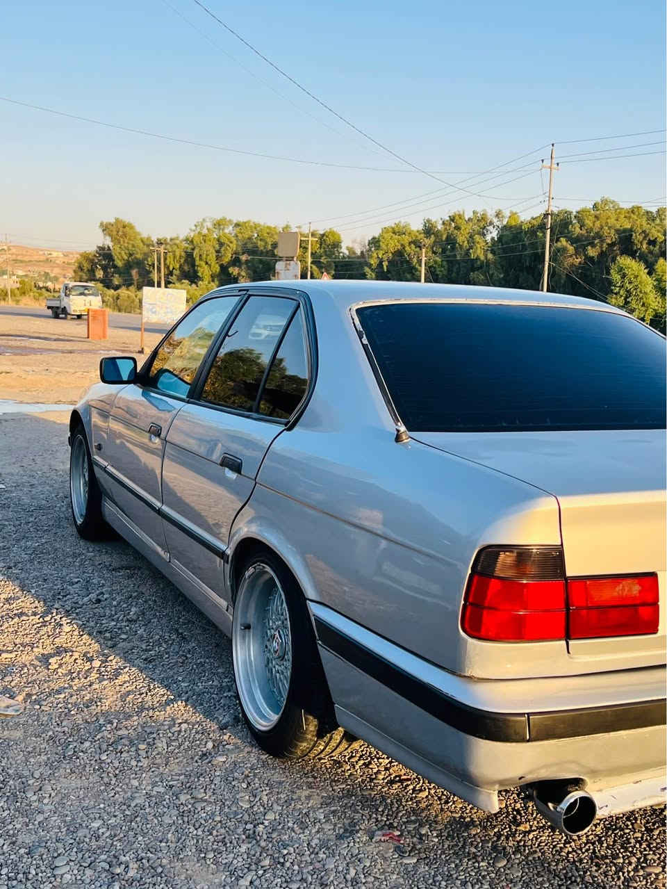BMWبو فروشتن موديل 1993 بوياغ عام بو جواني ليدراني به قوتي نيه گير ومكينه به شه رت توماتيك 525 سه نوي 2017 بسه ر چوه حجز ومافى مه دني وبراوه به   شه رت سه ياركه اولياته 4 جام كاربا ناو رصاصي تاخم ويل bbs تايه نوي 
شوين هه ولير قه زاي خه بات 
*********** واتساب أربيل, العراق
