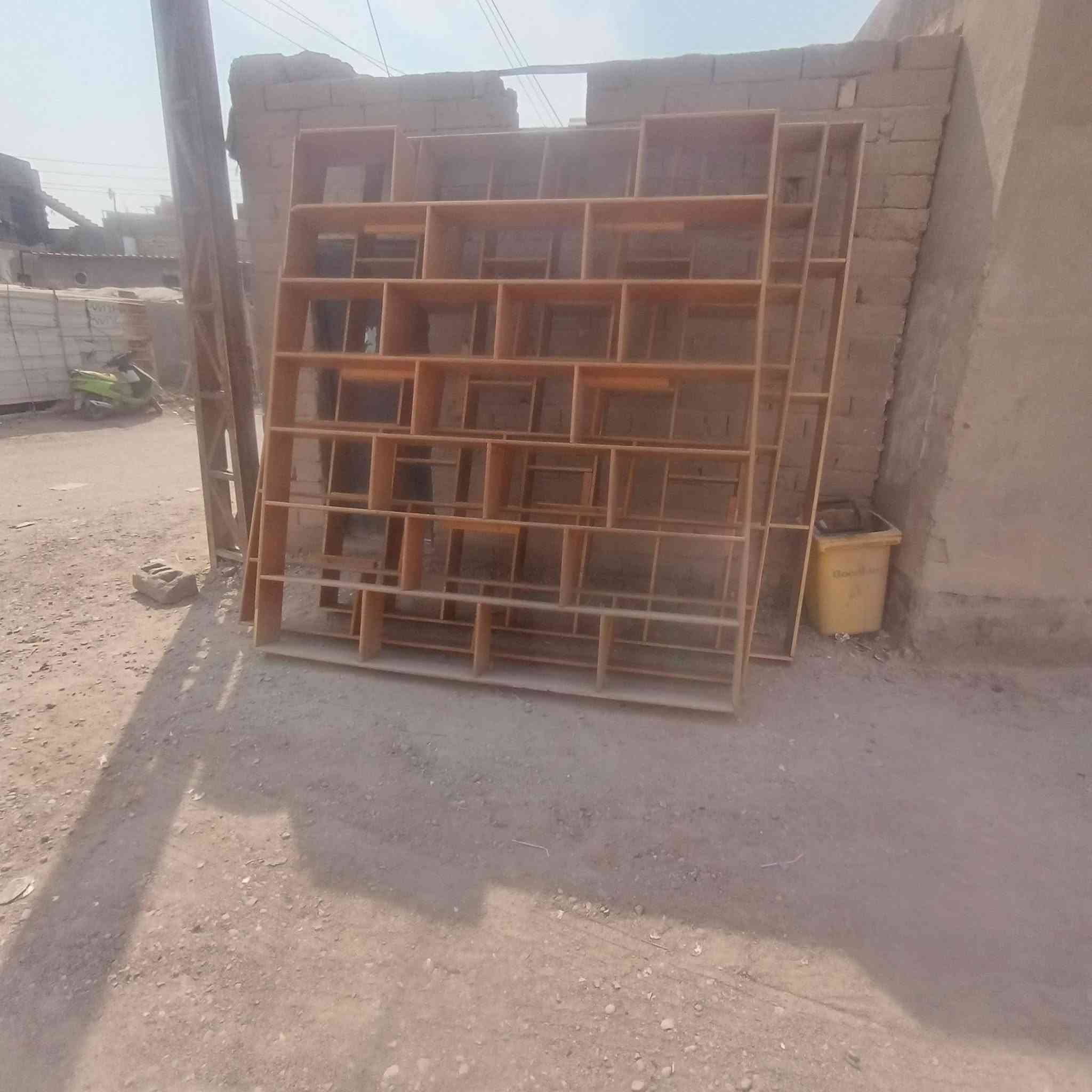 عدد ٣ • دواليب