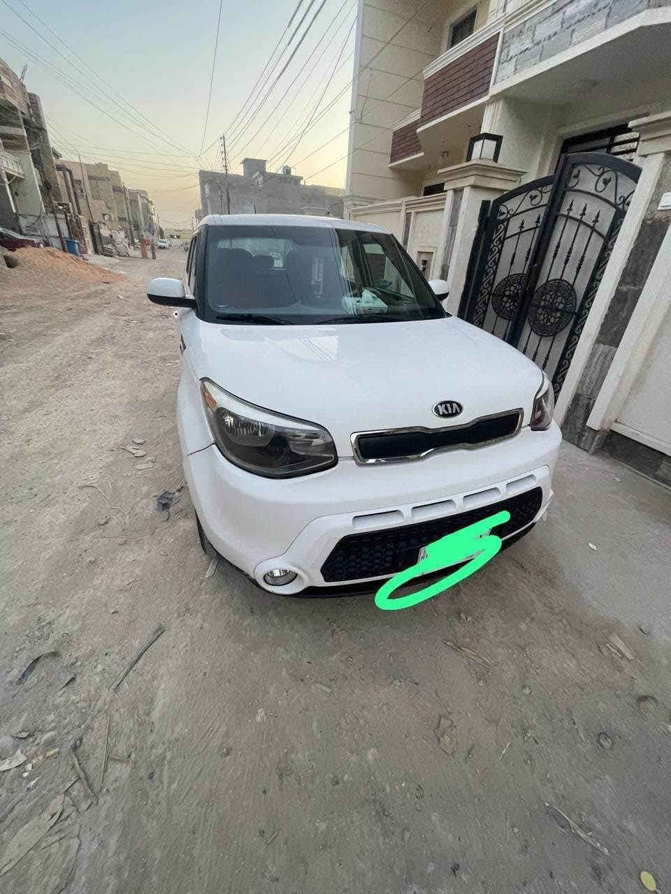 كيا صول 2016 امريكي لون ابيض 
محرك تبريد كير صدر كلش نظيفات 
ماشيه 90 مايل 
حادثه دعاميه وبنيد لراديتر ايرباك ستيرن فقط 
باسمي تحويل شوكت ما يعجبك 
رقم الهاتف *********** بغداد, العراق
