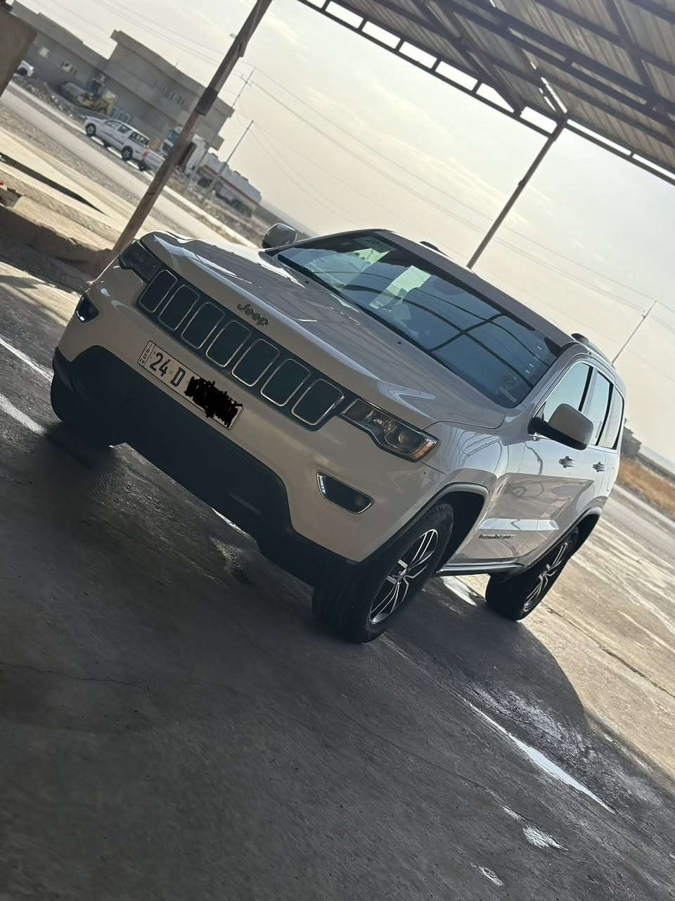 جيب كراند شيروكي امريكي ( لاريدو ) 2018 
كلين بدون ضرر
السعر 225 $ 
مكان السيارة موصل 
للتواصل اتصال أو واتساب /  ***********
