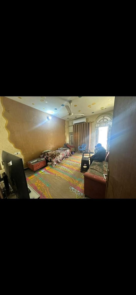 لبيع🏡
150متر
جكوك الاساتذة 
طابق واحد
غرف عدد2+وهول +استقبال +ومطبخ +وكراج
الوجهه 7.5
نزال 20
عرض شارع 10امتار 

السعر 210
***********التواصل
قريب حرم الامام الكاظم
