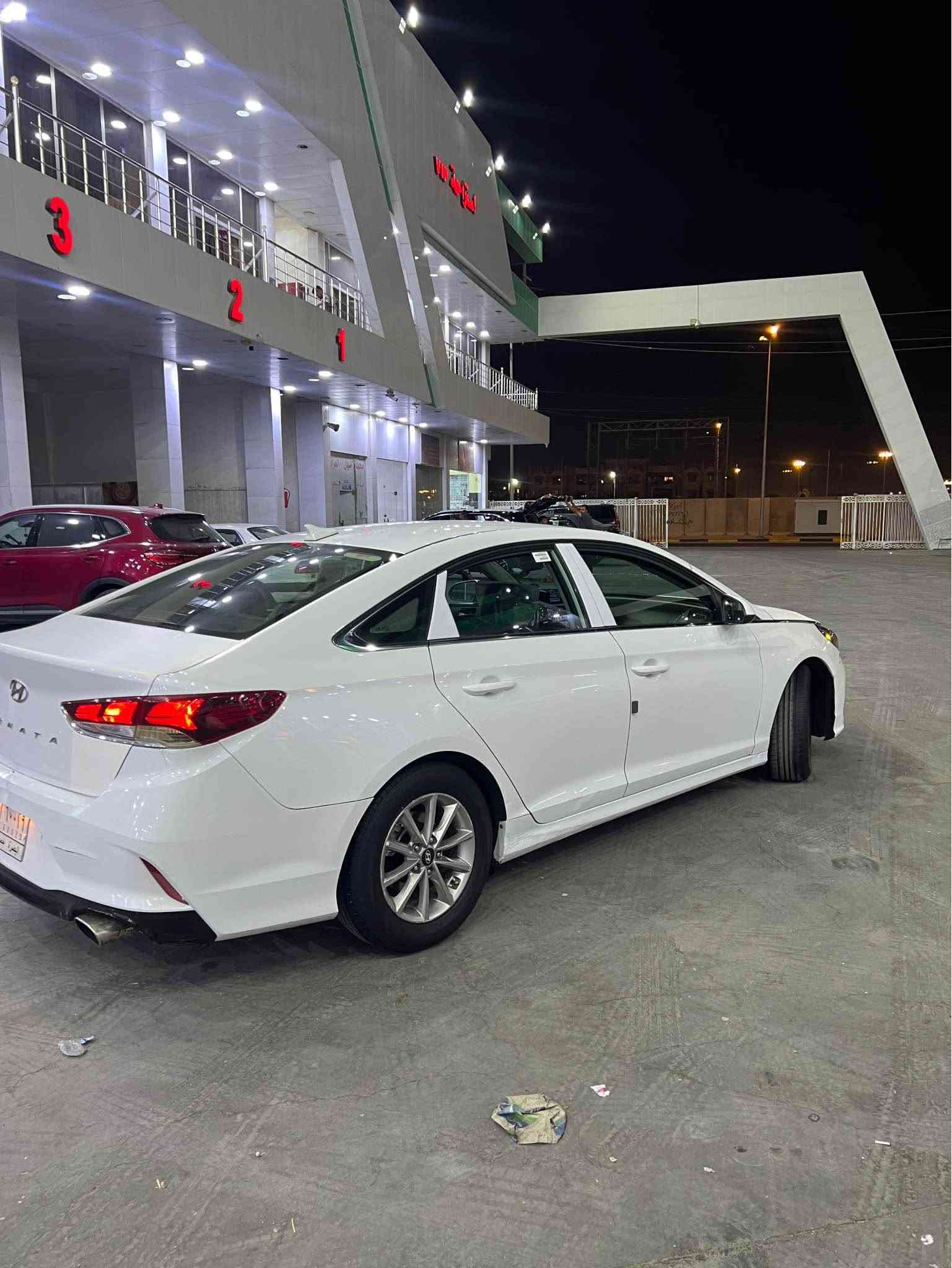 سوناتا مديل 2018 شرط تحويل رقم بصره  حادثها من امريكا بس جاملغ امامي فقط بدون ايرباك اوبيها رشات صبغ قليل اثرر تكشير سياره حلوه او جاهزء من كلشي ترايك وين ما يعجبك اطلع مكينه 2400 مفتوحه جيدي اي  سياره كامله من كلشي وحلا من الصور سعر 112 اوبيها مجال شي قليل مايعجبك المنشور اعبره  رقمي *********** شراي يتصل البصرة, العراق
