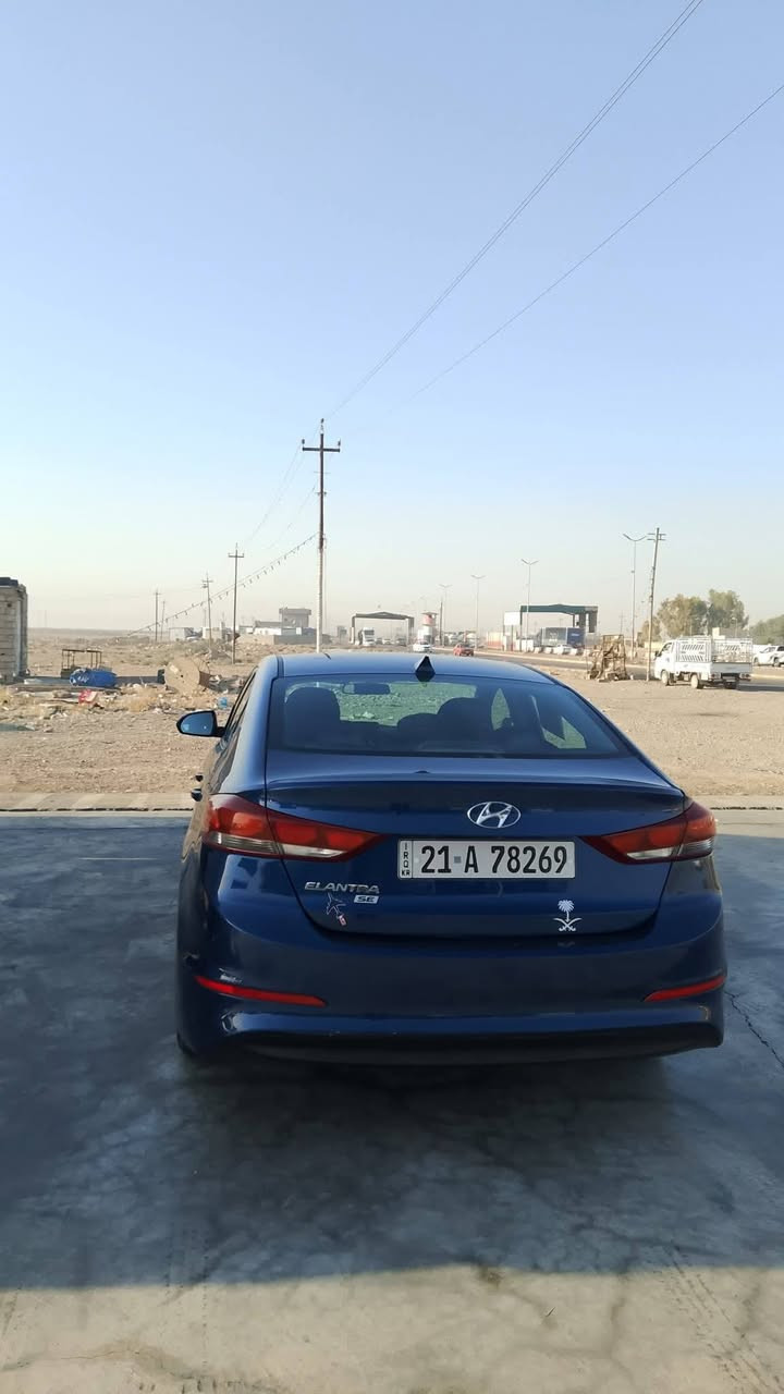 سلام عليكم
 النترا 2017 امريكي بسمي تحويل ثاني يوم رقم سليمانيه بيه حادث بس طعجه بين الجاملغ والباب  من جه الصايق وصابغيهم  فقط لا غير باقي السياره مكفوله من كلشي سياره بدون دواخل كشره كلش نضيف تاخذ سياره  دينار متصرف وبل عافيه للي ياخذه سياره تحكم ستيرن شاشه كامره ماشيه 170الف سعره120 الشراي يخابر ***********
