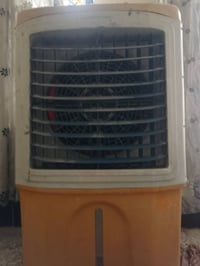 كوافيره صغيره يبيع سعر 60لف مكان حي الرحمه الشماعيه رقم الهاتف 0771346...