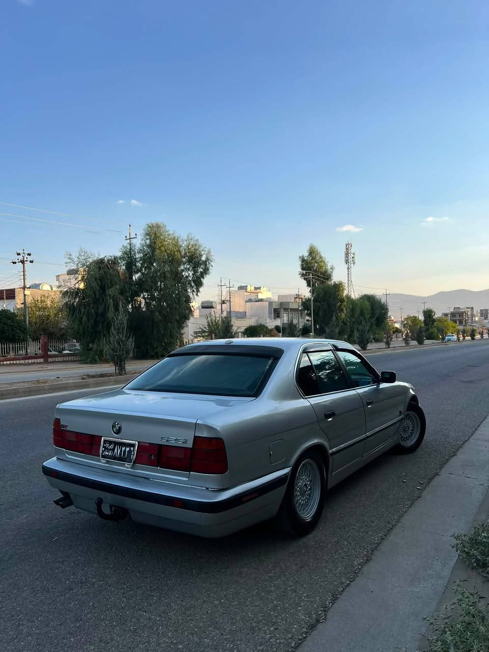 ﷽
BMW. 525. tomatic. 1994
مواسەفات ئەمریکی
مەکینە کەپس گێڕو مەکینە بەشەرت
کوشن جلد و سیاحی
شەش کەلە
سوکان ڤۆلیۆم
گێچ ئەڵقە
ئاوێنە دژەفول
تایەو ویل مشەبەک لۆک
سپێر بیلادی
پێش پان
دەبڵ چەکمەجە
ناو فۆرمیگا
لایت ئەڵقە
چوار جام کارەبا
ئاڕم پلاستیکی هەولێر بەشەرتی خرامە
سعری 56 وەرەقەو  معامەلە
***********
