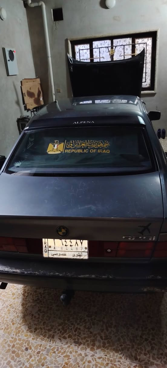 السلام عليكم بي ام 525 للبيع موديل 1992 كبس شرط الوكاله ول تحويل كابون موجود بدون صبغ 
السعر 60 وبيها مجال للطيبين ترهم مراوس 
للاستفسار *********** وتساب
