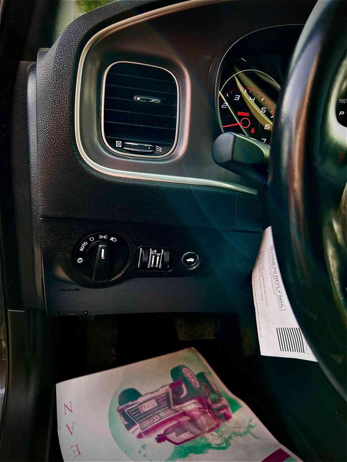 درج جارجر فول مواصفات 

فئه. : SXT PLUS 2 فول مواصفات 
الموديل : 2022 . (امريكي) . 
المحرك : . V6.  3.6L . 
العداد : 72 الف مايل

*مكفوله بدون حادث 
كفاله عامه من كلشي 
 
المواصفات :
* فتحه سقف سلايد
* تو ويل درايف
* انظمه قياده 
* دبل بصمه 2 
* كاميرا خلفية دواره
* المصابيح الأمامية زنون .
* كشافات الضباب زنون 
* دخول ذكي. 
* تشغيل عن بعد .
* شاشه كبيره نفكيشن
* كشنات الداخلية من الجلد 
* مقاعد السائق كهربائي مع الراكب 
* المقاعد الأمامية تدفئة  وتبريد 
الخلفية تدفئة 
* خزن مقعد السائق ميموري 3 وضعيات
* حساسات خلفي 
* تبريد امامي خلفي 
* تدفئة ستيرن . 
* سستم صوت
* بلوتوث تلفون . 
* محدد سرعة .  
.
.. بعد بيه هواي مواصات 
* رقم بغداد جديد
للاستفسار / ***********
المكان / حي العدل بغداد, العراق
