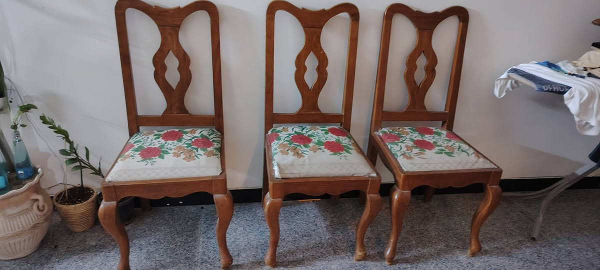 السلام عليكم
١-للبيع نص تخم ملكي صاج شغل قديم ذهبي مع الطبلات (طبلة كبيرة وطبلتين صغيرة)
٢-للبيع ٤ كراسي طعام صاج بورمي
العنوان: بغداد المنصور شارع الاميرات
للتواصل ***********
