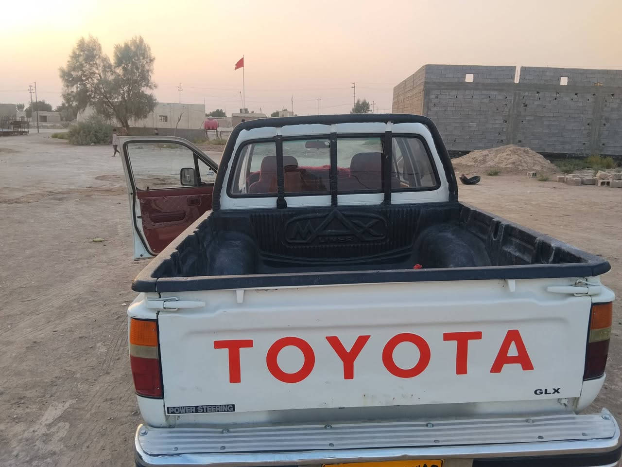 سلام عليكم بيكم البيع مديل 90رقم واسط اصفر السعر 45اوبيه مجال شغال كلشي بيه ماعده تبريد محرك نظيف ***********
