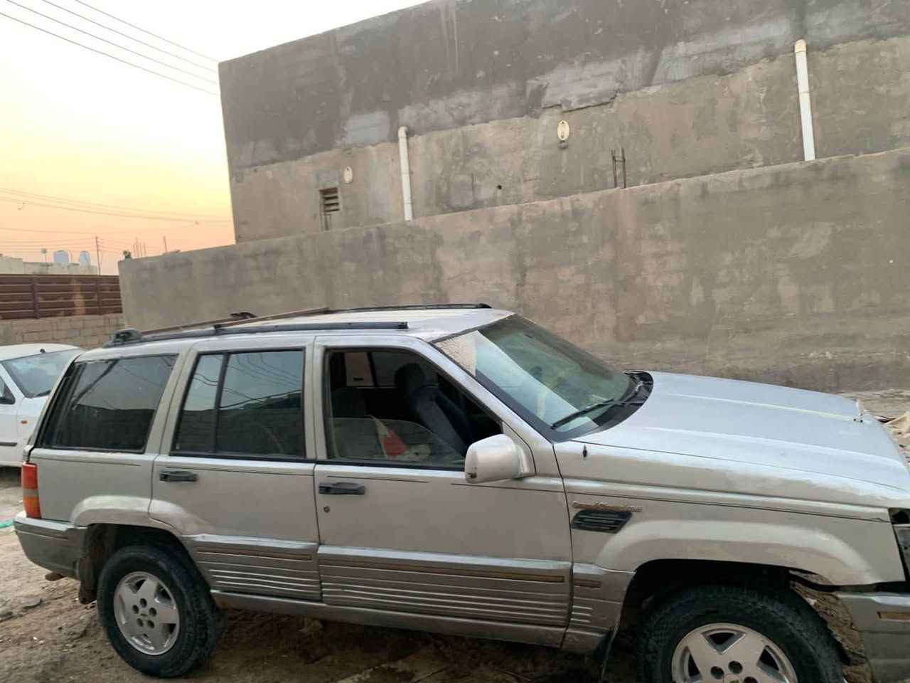 جيب شيروكي موديل 94كير ومكينه محور مكينه vvt خير من الله كشر نضيف كهربائيات شغاله راعيها موجود ب الكرنه مصفره اصوليات كامله السعر 30وبيها مجال العنوان التنومه الصالحيه الرقم ***********
