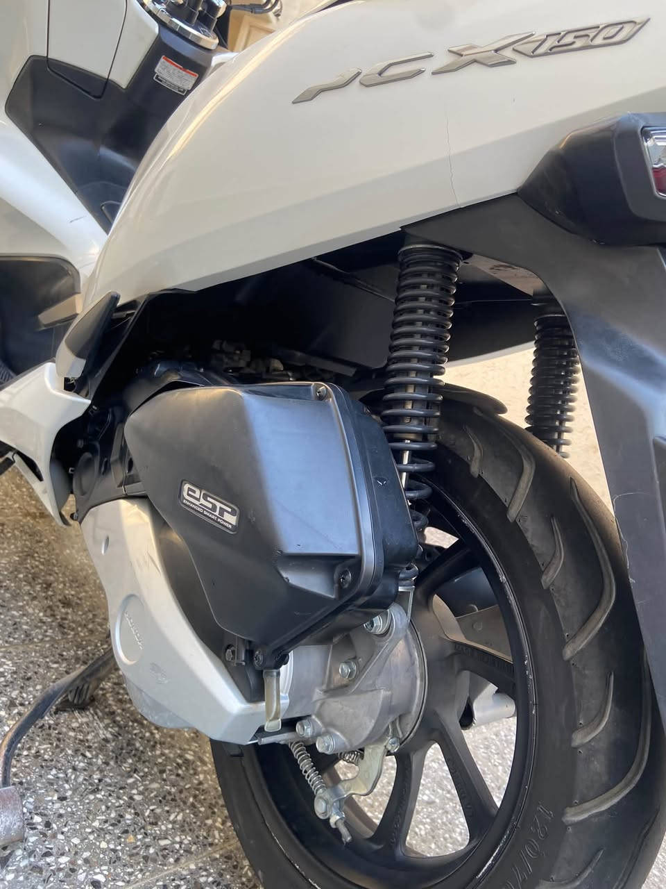 السلام عليكم شباب
للبيع pcx 2018 بصمة ياباني 

بحالة الوكالة شرط 

KF ٣٠

لون ابيض صدفي 

حجم المحرك 150cc 

عداد مسافة الدخول 14 الف 

الحالي 24 الف ماشيه شي بسيط هنا 

درع حماية للبجم 

بيها جادر حماية 

ستان موبايل اصلي 

تايرات مشلن بلاديات خلفي + امامي 

الدراجة كفالة عامه من كلشي 

تخابرني لتكلي شبيه مابيه 

كفالة ع وضع معرض تجي وتشوف بنفسك 

بصمة عدد ٢

زلغ مابيه شرط 

اي ستفسار متواجد خاص او واتساب 

رقمي ***********

السعر ٢٥$
