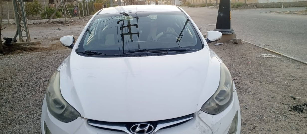 (مكلف بل نشر)السلام عليكم الانتره كوري او بل اصح افانتي مكينه وكير وحداديه وتبريد مكفولات جاهزه السياره مكفوله من الضربه بديه مكشر ومصبوغ فقط بسمي تحويل ثاني يوم سنويه ماساقطه هزه جديده رقمه بصره نكليزي مكاني ناصريه  السعر ٩٠وبيه مجال الرقم ***********
