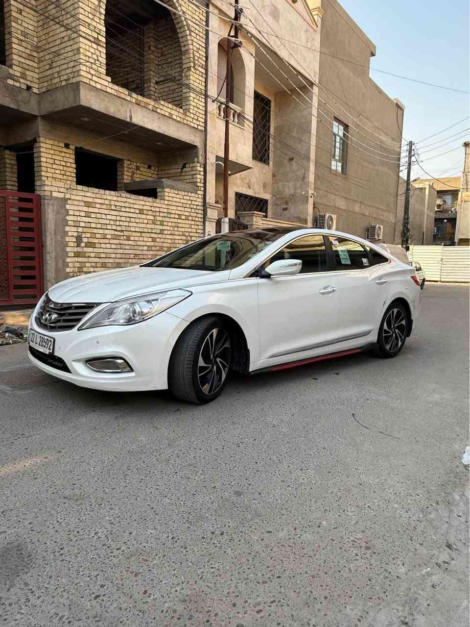 السلام عليكم ازير ٢٠١٣ شكل ٢٠١٤ خليجه كفاله من صبغ فقط بارد فول مواصفات Vlp محرك وكير بشرط مواصفات 
⚪️بنراما 
⚪️ بصمه تشغيل 
⚪️ محرك 3300 
⚪️حساسات امامي خلفي 
⚪️ شاشه وكامره 
⚪️ كشنات كهرباء 
⚪️ جلد 
وبعد بيهه هواي مواصفات السعر ١١٨ وبيه مجال حك جيتك *********** مكان السياره بغداد صليخ بغداد, العراق
