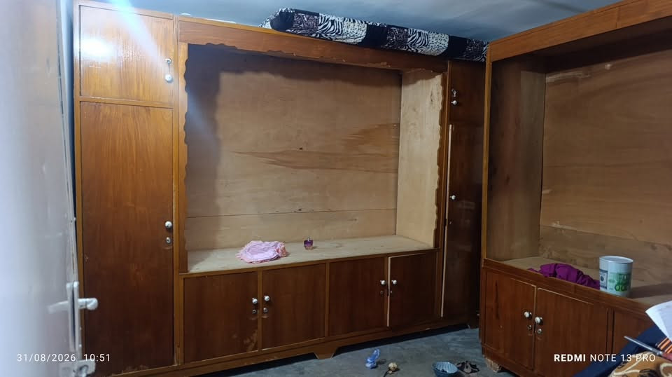 دوو مــەعــرەز کـــــەلاری بــۆفــرۆشتن
....
مـەعرەزێکیان ٣ ســـێ مــەتــرەو دوو تــاکـی درێژی هـەیـە
....
مــەعرەزێکی تریان دوو مـــتــرە
،،،، هـەردووکیان زۆر پاک و جـوان و بێعەبن
▫️🔹▫️🔹▫️🔹▫️🔹
شـــوێن /کــــــەلار
***********📥☎️
لەهەرشوێنێکن هەرشتێکتان هەیە بۆمان بنێرن یان پەیوەندی بکەن
