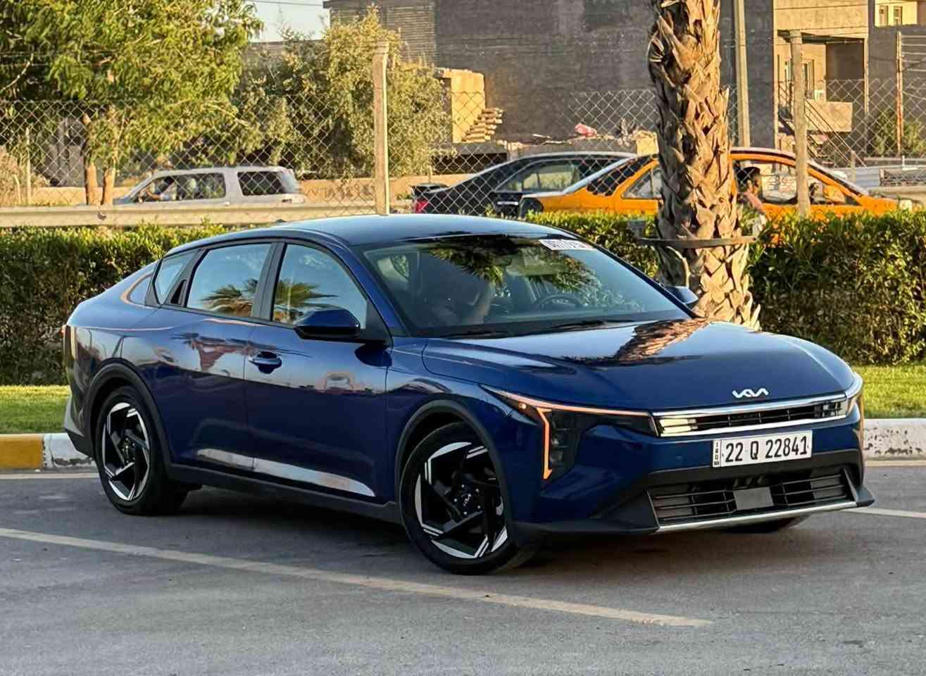 السلام عليكم KIA K4 EX حادث شبه كلين طخه بسيطه بالصندوك
المواصفات 
مكينه 2000 سمارت 
تبريد بالشاشه 
شاشه متصله 
لد امامي 
لد خلفي 
رادار امامي خلفي وجانبي 
قياده ذاتيه 
تحديد مسار 
هاند بريك دكمه 
اوتو هولد 
مساعد مسار 
بصمه ابواب 
بصمه تشغل 
ترحيب ابواب 
تشغيل عن بعد 
وبعد بيهة هواي مواصفات 
سياره نطيفه كلش 
سياره ماشايفه البانزين العادي كله محسن 
ماشيه 25 الف 
السعر 174 وبيهة مجال حك الجيه 
السياره بأسمي 
للاتصال ***********
