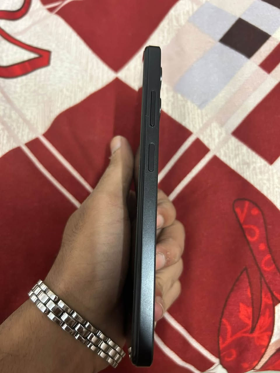 جهاز FLAT 2 للبيع - البصرة
المواصفات:
- الذاكرة: 256GB
- الرام: + 6GB ذاكرة افتراضية
- المعالج: Unisoc T606 ثماني النواة
- البطارية: 5000mAh تدوم يوم كامل
- النظام: DokeOS 4.2 / أندرويد 15
- الشاشة: 6.56 إنش
- الكاميرا: 13MP خلفية + 8MP أمامية
- يدعم شريحتين + ذاكرة خارجية

النظافة: 95% - استخدام قليل جداً، مابي لا خدش ولا طخه
الملحقات: جهاز + شاحن

السعر: 145,000 دينار قابل للتفاوض البسيط
المكان: البصرة ابو الخصيب

***********

نص مكتوب في الصور:
- ۹:۱۸ ص لمحة عن الهاتف اسم الجهاز FLAT 2 4.2 DokeOS 4.2 FLAT2_NEU_S6068_ V1.0_A15_20260813 V06 مساحة التخزين المستخدم ٢٢,٣غيغابايت/٢٥٦,٠غي المعالج Unisoc T606 ٨ أساسي ماكس ١.٦غيغاهرتز الطراز FLAT 2 ذاكرة ٤,٠غيغابايت+١٠,٠غيغابايت سعة البطارية 5000mAh الكاميرا 13MP ميجابكسل+ 8MP مساحلكسا دقة الشاشة 720x1612