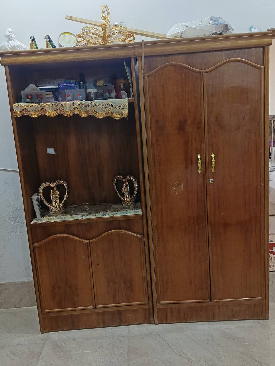 السلام عليكم غرفة نوم للبيع بيه بعض التلحيضات واضحات في المنشور السعر مليون و٢٠٠ وبيه مجال نضيفه وحلوه مرتبه تصال ***********
