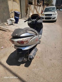 دراجه فورزه صفر ٨ بصمه. عوزها نوزل ابيعها ع حطتها. السعر ٢٥٠ بيها مجال...