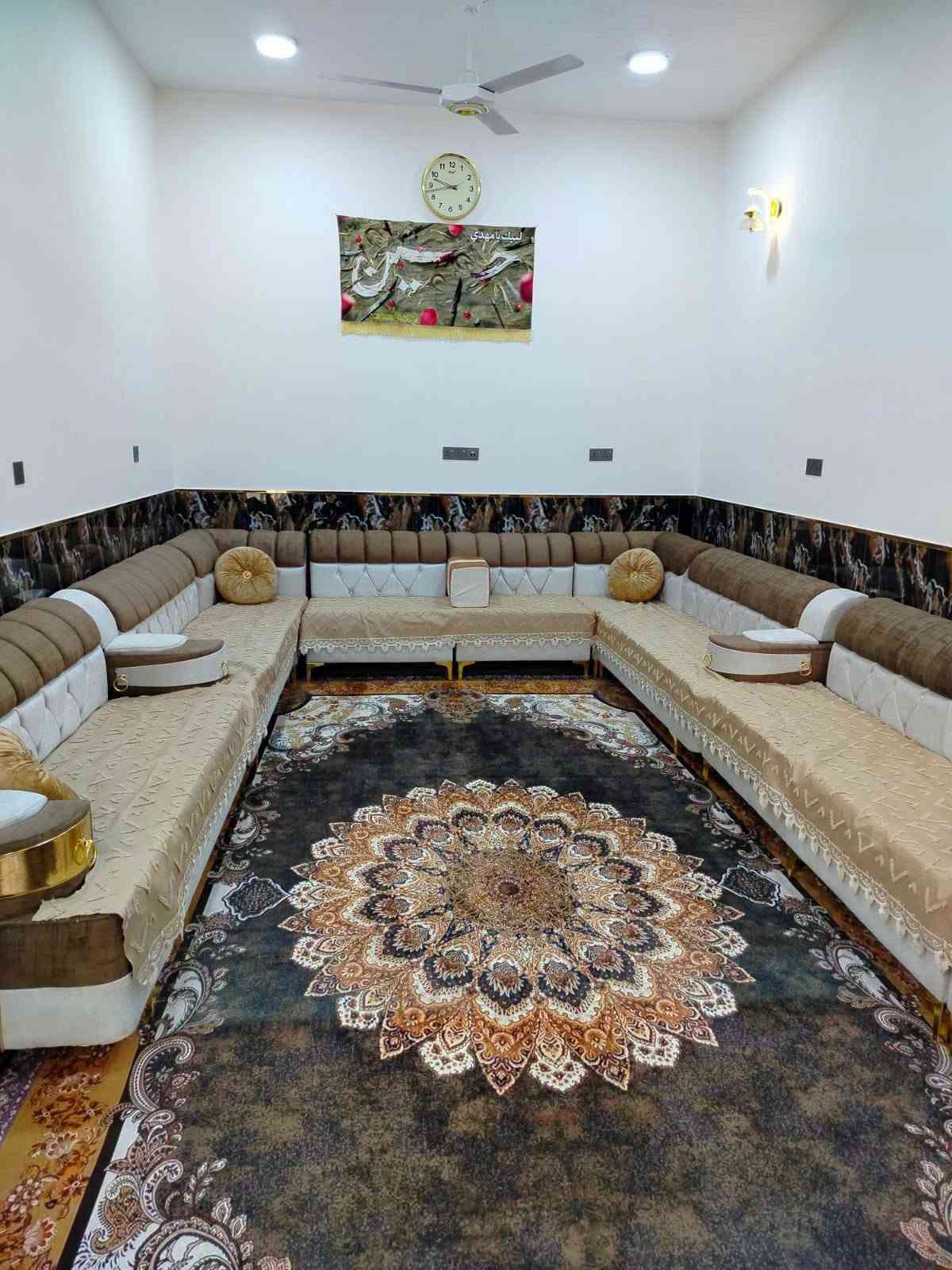 🏠 بيت للبيع في الناصرية – منطقة المهيدية
📍 الموقع: المهيدية – مقابل عمارات الشموخ السكنية، قريب من التبليط
📐 المساحة: 200 متر مربع
📏 الواجهة: 10 متر
📏 النزال: 20 متر
🛣️ عرض الشارع: 10 متر – شارع صب
📜 ملكية الأرض: زراعية، مع وجود وصل تطويب
🏡 بناء حديث سنة 2025 – طابقين
🔹 الطابق الأرضي:
• غرفتان نوم
• صالة
• استقبال
• مطبخ
• صحيات داخلية وخارجية
• منور
🔹 الطابق العلوي:
• 3 غرف نوم
• صالة
• صحيات
🔶 كافة الخدمات ماء ـ كهرباء -مجاري -شارع صب
💰 السعر: 180 مليون
🔸 يوجد مجال بسيط للشراي
📱 للتواصل: ***********
