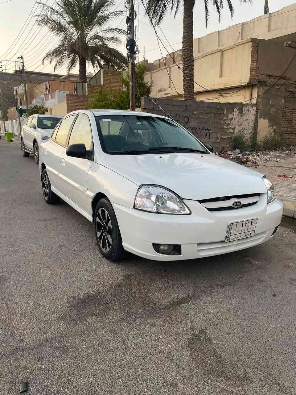 سلام عليكم كيه ريو 2004 للبيع سياره جاهزه مابيه اي نقص كير مكينه صدر مكفولات سياره جديده سعر 45 وبيه مجال ***********
