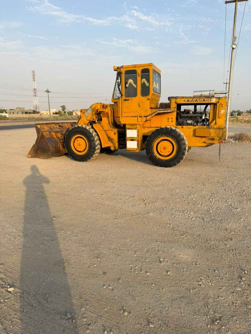 للبيع عادي محرك بي رقم انبار تحويل مباشر بريك 4 صينيه مجفته جديد صدر جديد محرك بل صندوك كهربائيات كله شغاله مكينه منيدك لشغل برغي مابيه نقص ***********//***********
