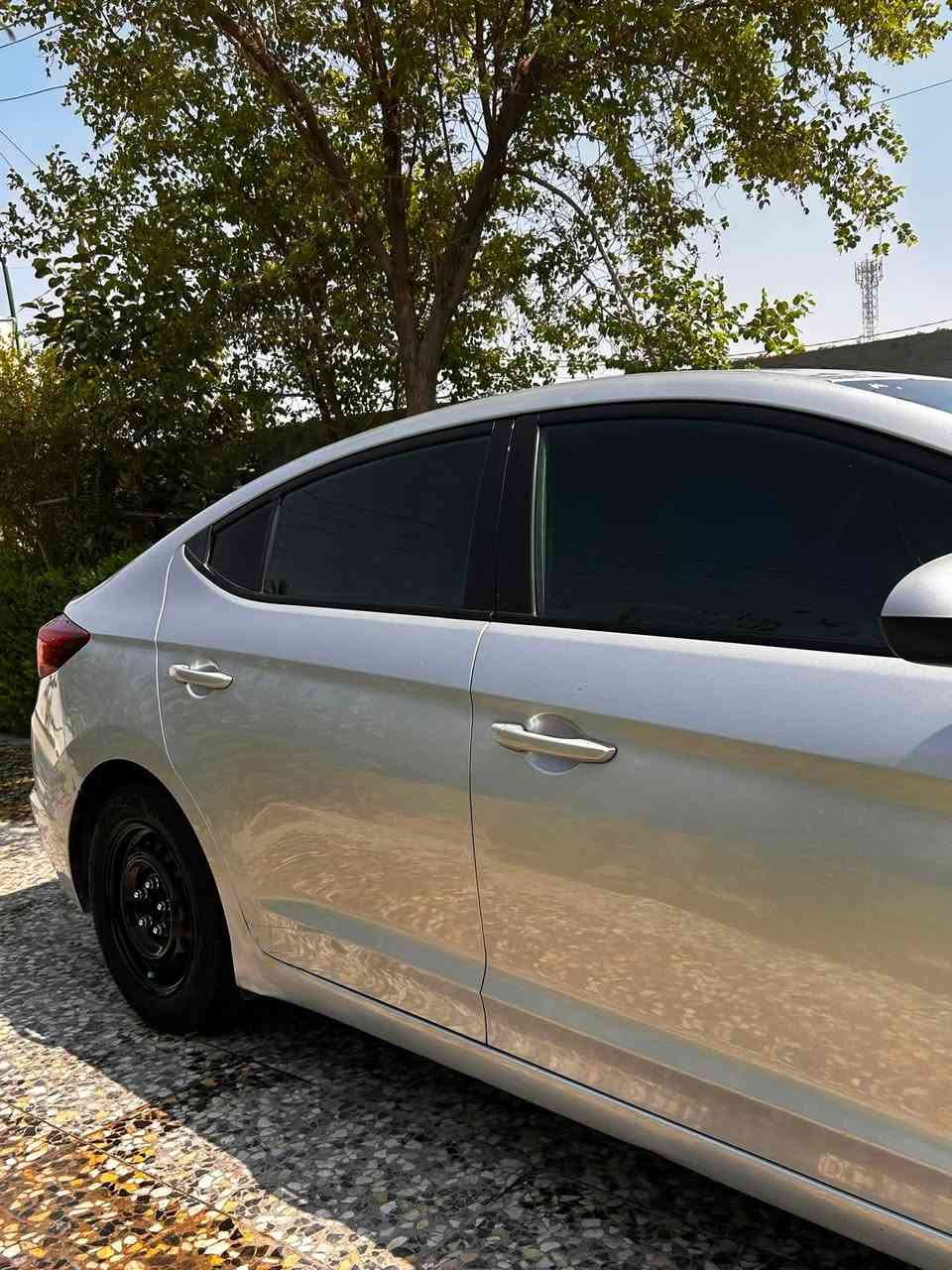 سلام عليكم هونداي النترا 2019 للبيع
السياره بأسمي تحويل ثاني يوم 
كلين بدون صبغ وتبديل وفتح 
ماشيه  92 ميل  
بجم كبس
حجر بيئه موجود 
كير At بلادي 
مكينه 2.0 بدون فتح
كير بدون فتح
((صبغ شبر بالدوسة فقط ))
المواصفات 
شاشه 
كامره دواره 
مثبت سرعه 
زرع منضومه زنون 
حساسات خلفيه
السعر 126 وبيها مجال  
العنوان بغداد  
للاستفسار ***********
‏‭***********
