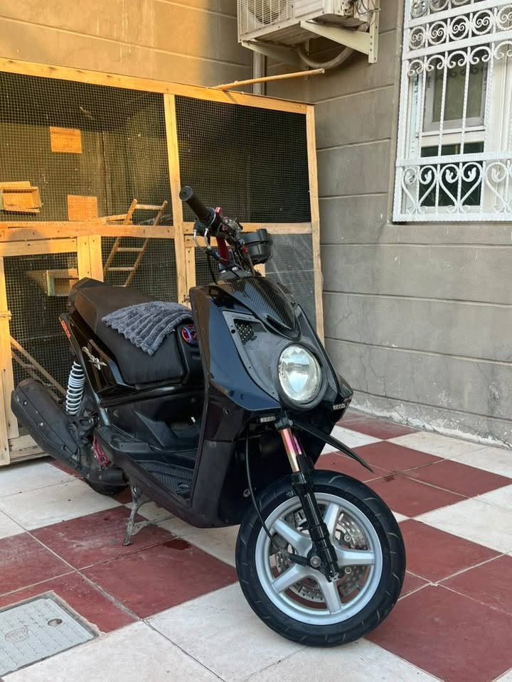 سكنس ٥٨ بلادد
برغي ما مفتوح بيها 
بيها غراض خير من الله 
١٥٠٠ وبيها مجال بسيط 

حله/***********
