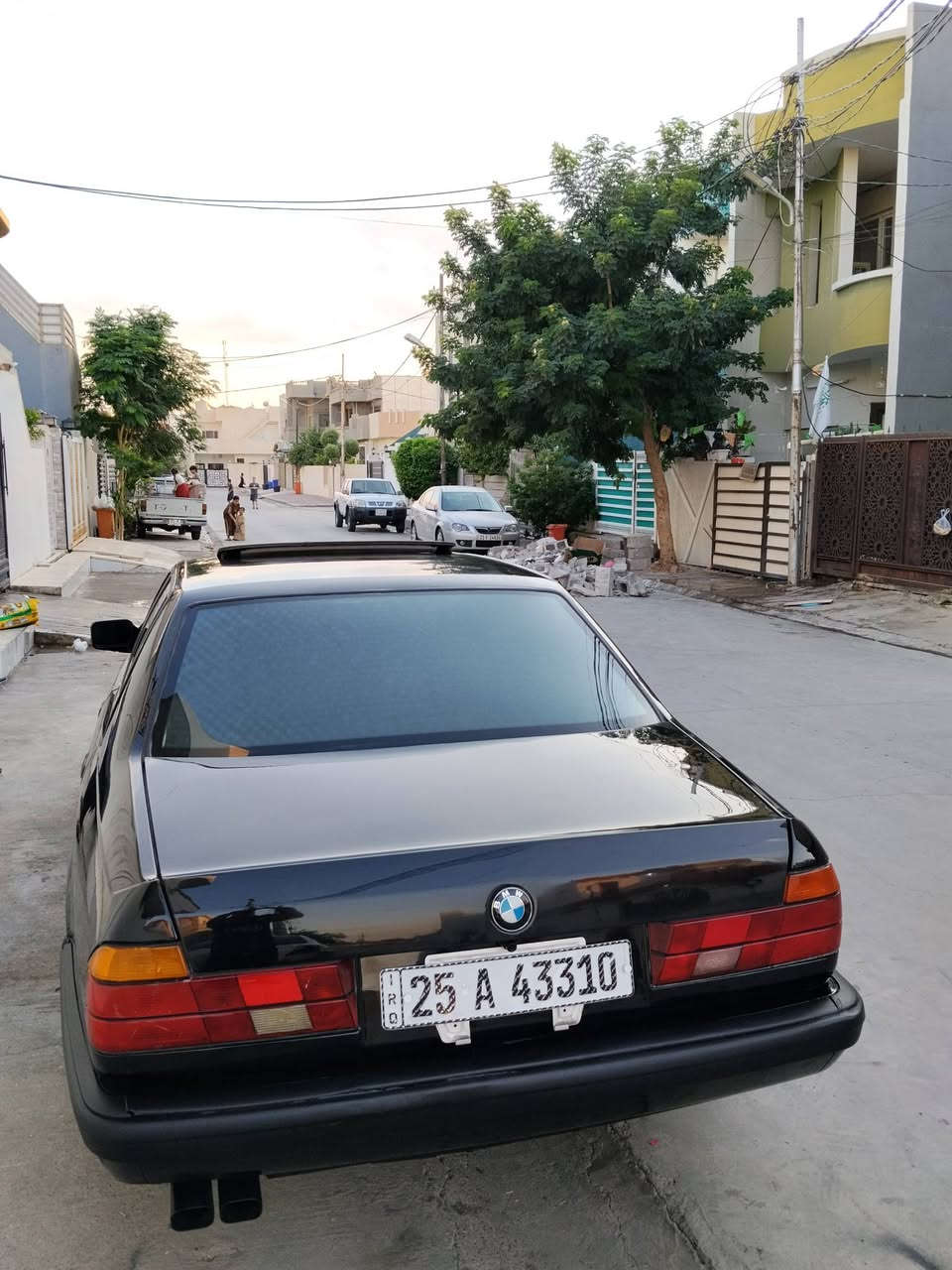 سلام عليكم 
بي ام 735 موديل 1991 سياره جاهزه  مكينه كير اكسل شرط فول مواصفات كشنات جلد فتحه سقف كهربائياتها كلها شغاله  حداديه امامي خلفي جديديات و سياره منضونه لايتات زينون رقم كركوك و بسمي مكان سياره كركوك ***********
