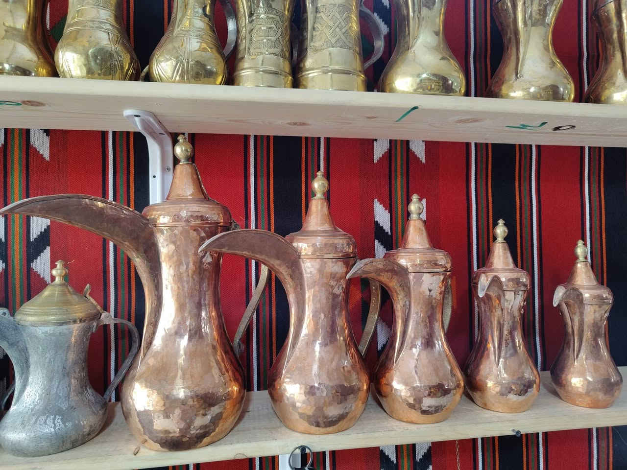 عمل احفاد مزعل طرق يدوي نحاس احمر وزن ثقيل
القياس من 40 سانتيم لحد 25 سانتيم  السعر 650 ألف 
عنواني كربلاء قرب سيد جودة 
يوجد توصيل لكافة العراق 
***********
***********
