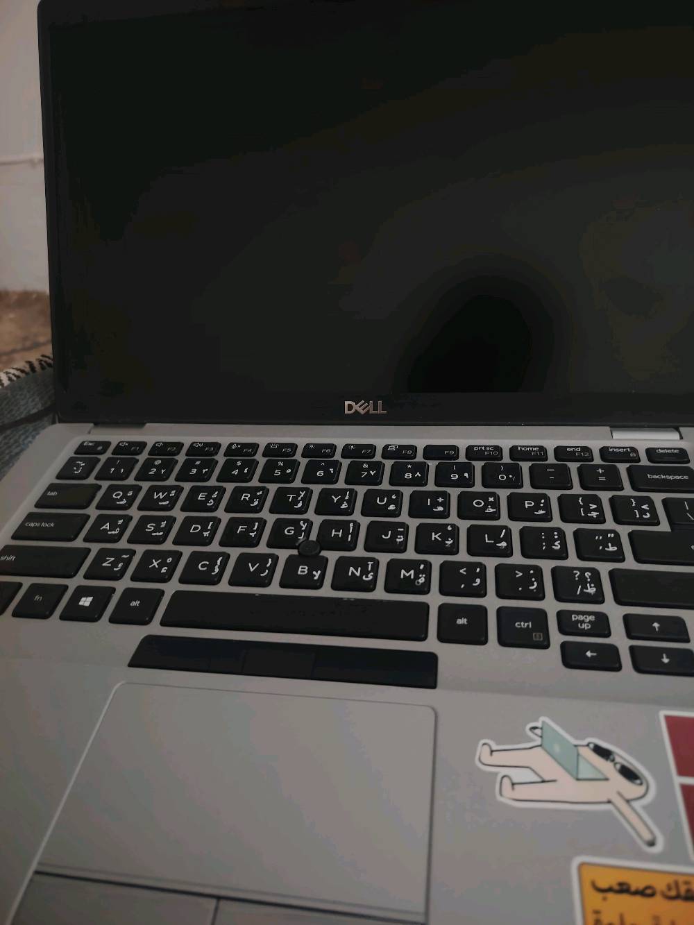ابتوب DELL جيل عاشر للبيع . 
اللابتوب مفول مواصفات الجيل مالته حدیث ( الجيل العاشر) 
تصمیم سلم ووزنه خفيف کیبورد ضوئی اللابتوب جدا نضيف وادائة قوي وممتاز يفيد الى عنده دراسة او العاب متوسطة او غیرها من الاستعمالات. 
المواصفات : المعالج intel core i5 الجيل : العاشر ومحدث عال ١١ برو  (10TH) کرت الشاشة :INTEL UHD GRAPHICS الشاشة : فول اچ دي (FHD) حجم 14.3 دقتها والالوان 
جدا واضحه وتشغل 4K بالمشاهدة. 
الرام : 16GB نوع DR4 فدشی راقي 
الذاكرة : 2.256GB ssd M 
کیبورد عربی انکليزي ليزري ضوئی 
كیبورد میکانيكي. سماعات ستیريو . كامرة امامية واضحه بطارية اللابتوب ليثيوم تطول فوگ ال4 ساعات ب الاستعمال المكثف
السعر ٤٠٠ الف ويقبل مراوسة
مكاني النجف