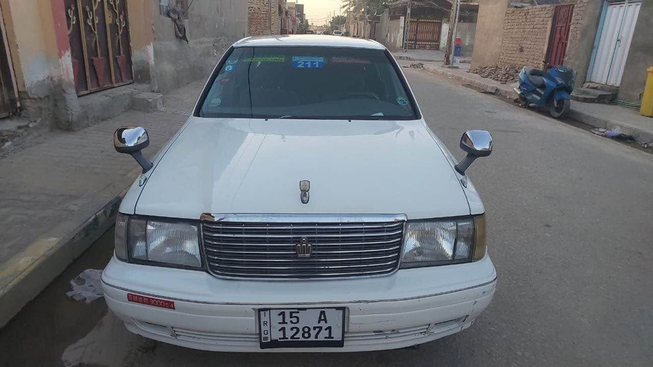 سيارة كراون راس الثور موديل 98 سياره جاهزه محرك جديد وتبريد شغال وماعايزهة اي شي شغل واطلع بيهة هيج كشطات ومكانات بيهة صبغ فقط لا كص ولا اي شي مكفوله 
البيع مستعجل المكان الديوانية السعر 75 
للاستفسار ‭***********‬ ديوانية, القادسية
