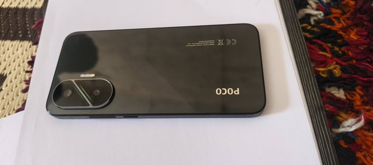 سلام عليكم جهاز poco f7 شوفت عينك هاي العلامات من الكفر مو ضربات لزكته مال شركة وياه مامبدله كامل لملحقات نجف أو كوفه متواجد وتساب فقط بخصوص سعر عينك ميزانك شوفه شكد يسوى 
***********
