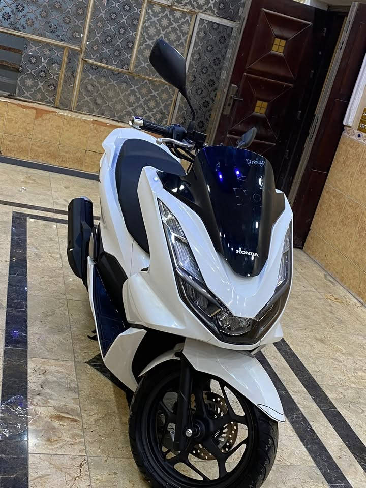 سلام عليكم. هوندا pcx الجيل الرابع
2023ام العلايم السود (ياباني اصلي )
حساس ازدحام 
حساس استان. كهربائي 
النضافه 100‎%‎100
بصمه عدد 2 مفتاح طوارءى 2
ممشى 10 الف قابل لزياده 
الدراجه مكفوله كفاله عامه من كلشي ماخذه زيرو 
العنوان  بغداد مدينه الصدر شارع الداخل 
للاستفسار.  ***********
ملاحضه غير متواجد على الفيس
