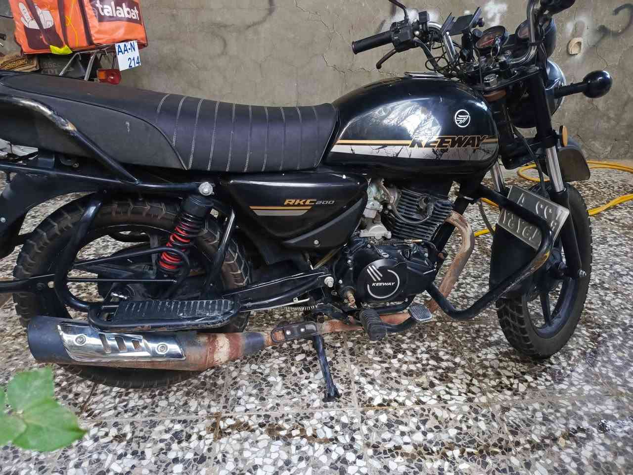 دراجة للبيع 5گير RKc200 موديل 25 نضيفه محرك بلادي مامفتوح مواصفات ايطالي  رقم وسنوية وكيلها علي عنجور لغاية 2030 مقدم دسك شلعة ومعدل كهربائيات شغالة كاملة 
السعـر مليونين وخمسمية الف وبيها مجال 
مكان نجف كوفة  ***********
