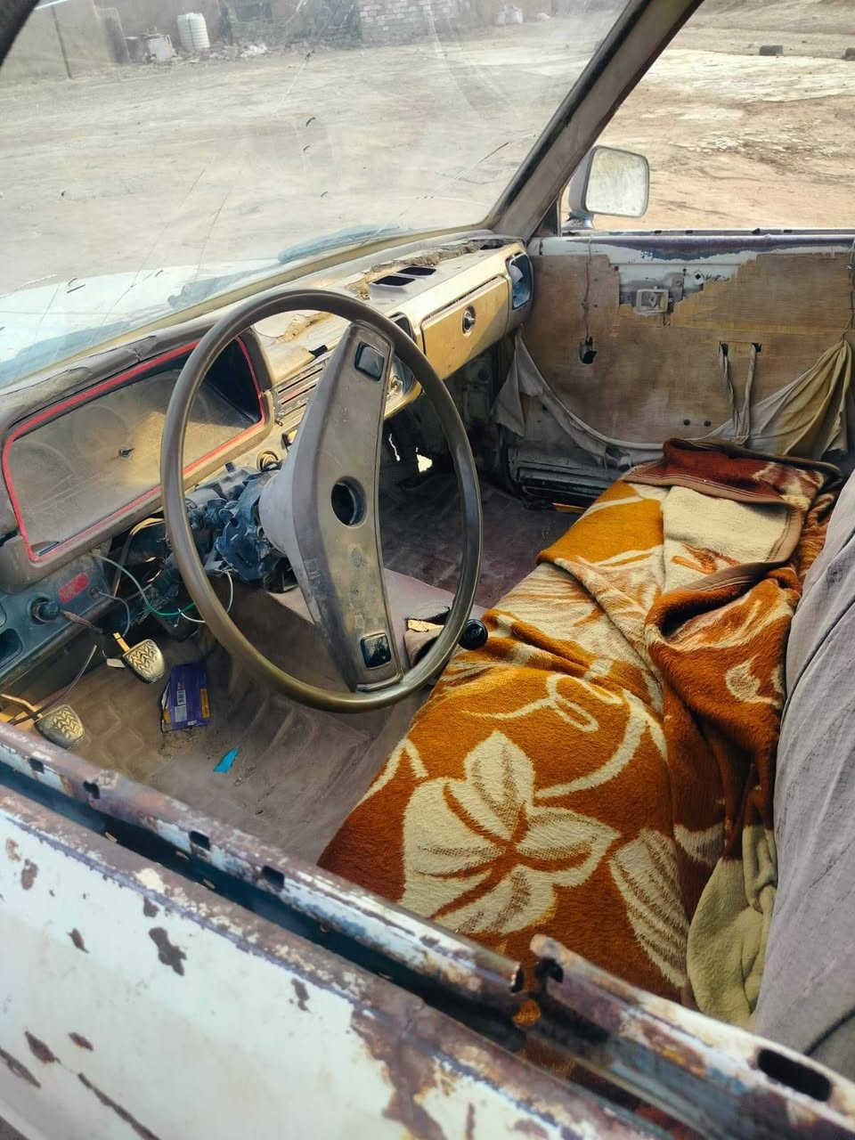 مكلف بالنشر بيكم ثمانين للبيع راقم نينوى بيها كابون بانزين ورقي بس متوقف بدون محجل السعر 15 وبيها مجال للطيبين ***********
