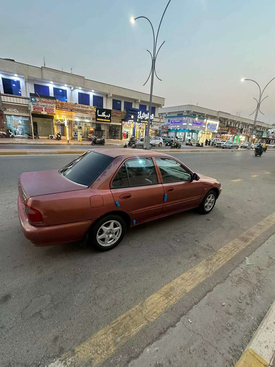 بروتون :2004
السيارة بلادية بدون صبغ بس جاردة 
سنوية ورقام جديدة تحويل مباشر 
السعر :54 ورقة وبيها مجال 
السيارة حلوة كير اوتماتيك 
للاستفسار:***********
