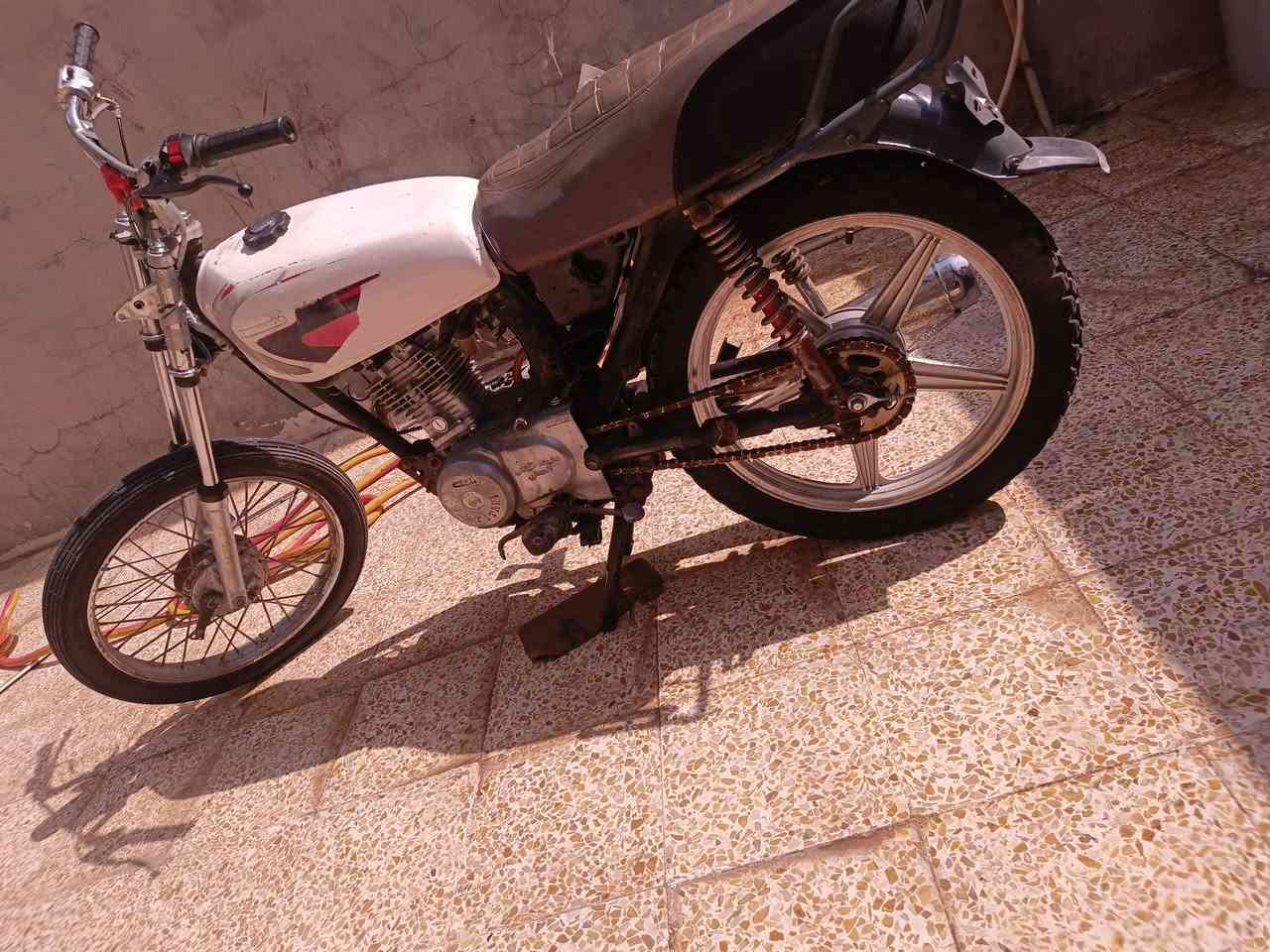 للبيع بارت إيراني 🏍️🔥
حالة جيدة، شكله مرتب وقابل للتعديل حسب الرغبة.

مناسب للي يريد مشروع أو بارت استخدام شخصي.

📌 السعر: 200 ألف دينار عراقي

📍 البيع نقدًا، والجاد يتواصل على الرقم ***********متوفر واتساب .

السعر قابل للتفاوض للجادين فقط.
عنواني حمام العليل
