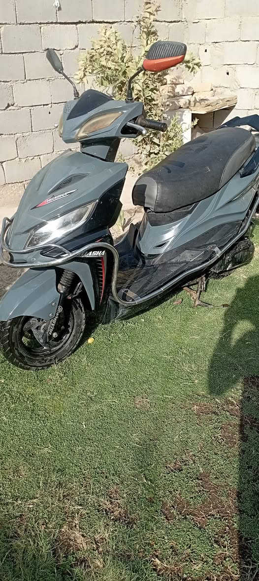 متاح دراج جانبو موديل 23 اليردها بي خير ويدلل ه‍ ***********
