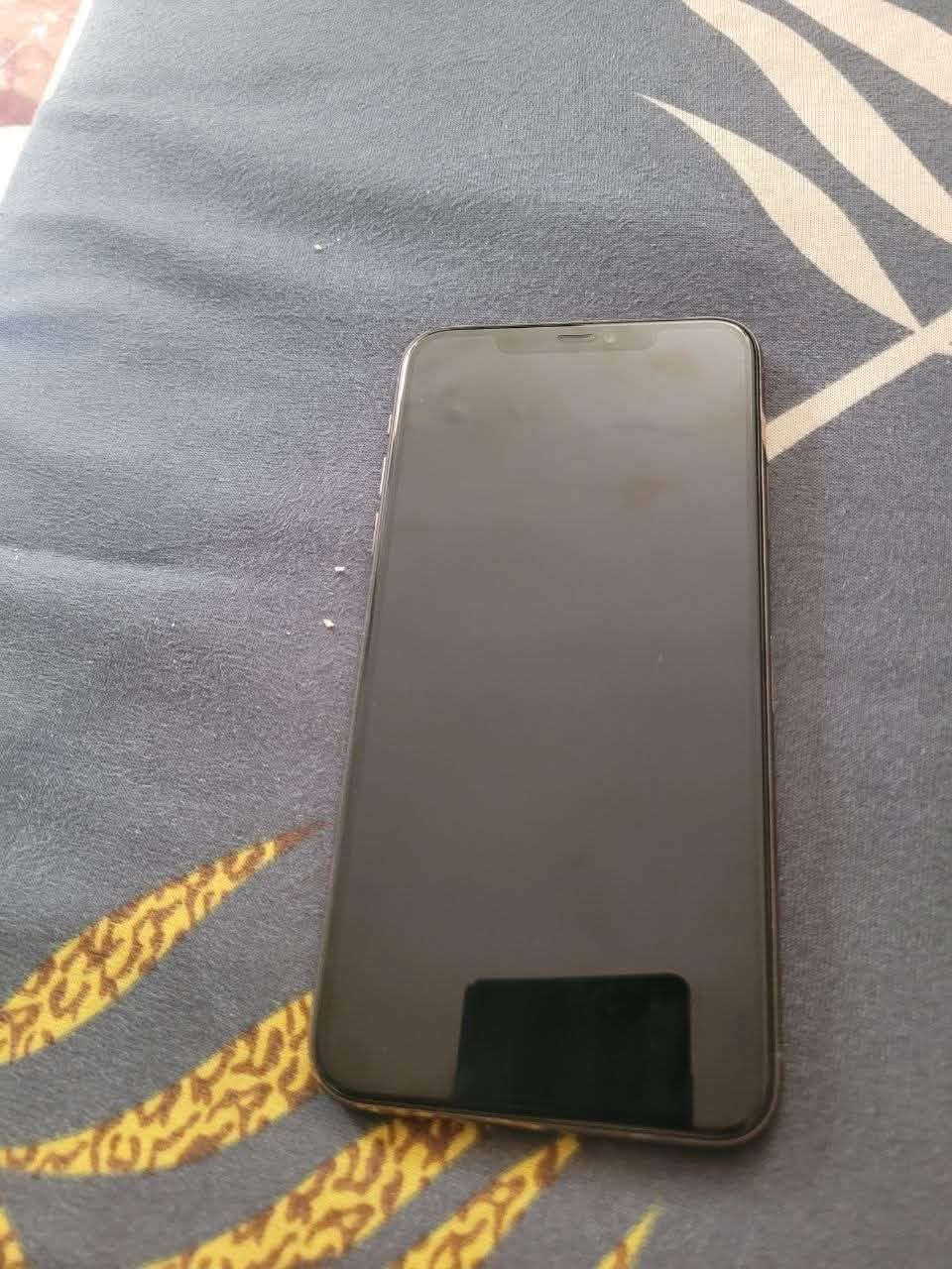 11 برو ماكس نضيف شخط مابي وسعره آخو البلاش 
السعر 210🔥.
ذكره 265
بطاريه ٧٤
فقط مبدل شاشه اصليه أمانة الله كله شغال 
***********
