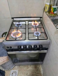 طباخ شغال  ١٤٠ وبيه مجال كلش نظيف